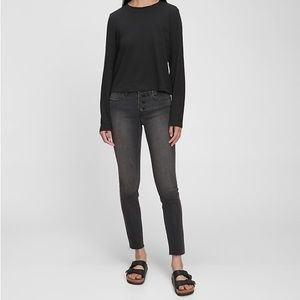 Gap Mid-rise True Skinny Jeans - NWT